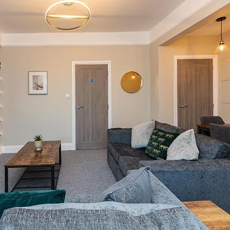 Beachfront Apartment 3 Bedrooms Sleeps 7 - Gateway To The Lake District - Newly Refurbished Morecambe Exterior photo